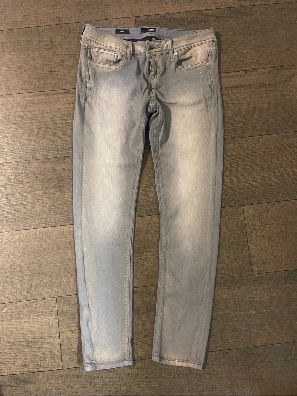 a.n.a Light Wash Gray Metallic Shimmer Skinny Jeans Size 29/8⁠